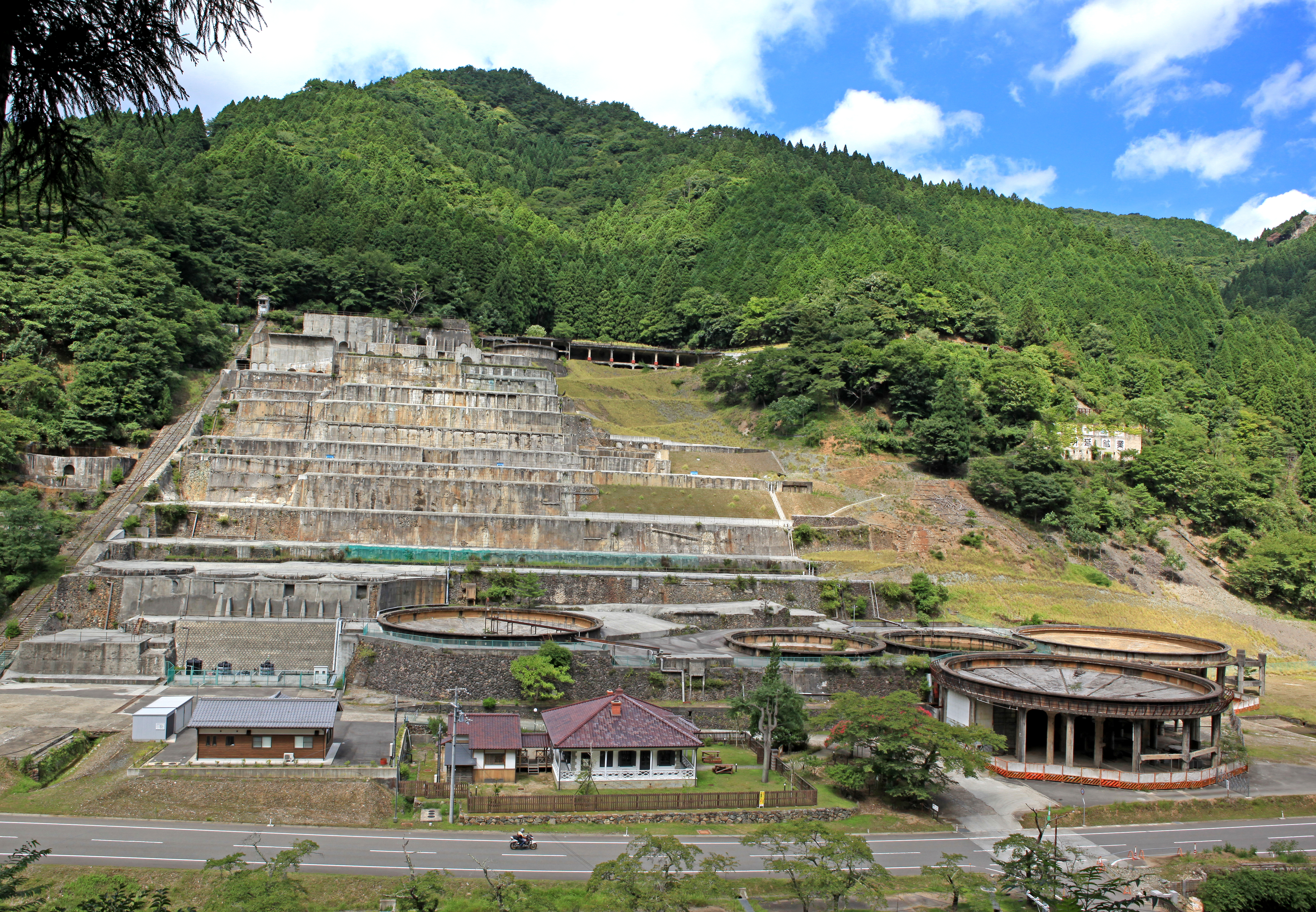 神子畑選鉱場跡の現在と解体理由！東洋一の産業遺産と見学ガイド