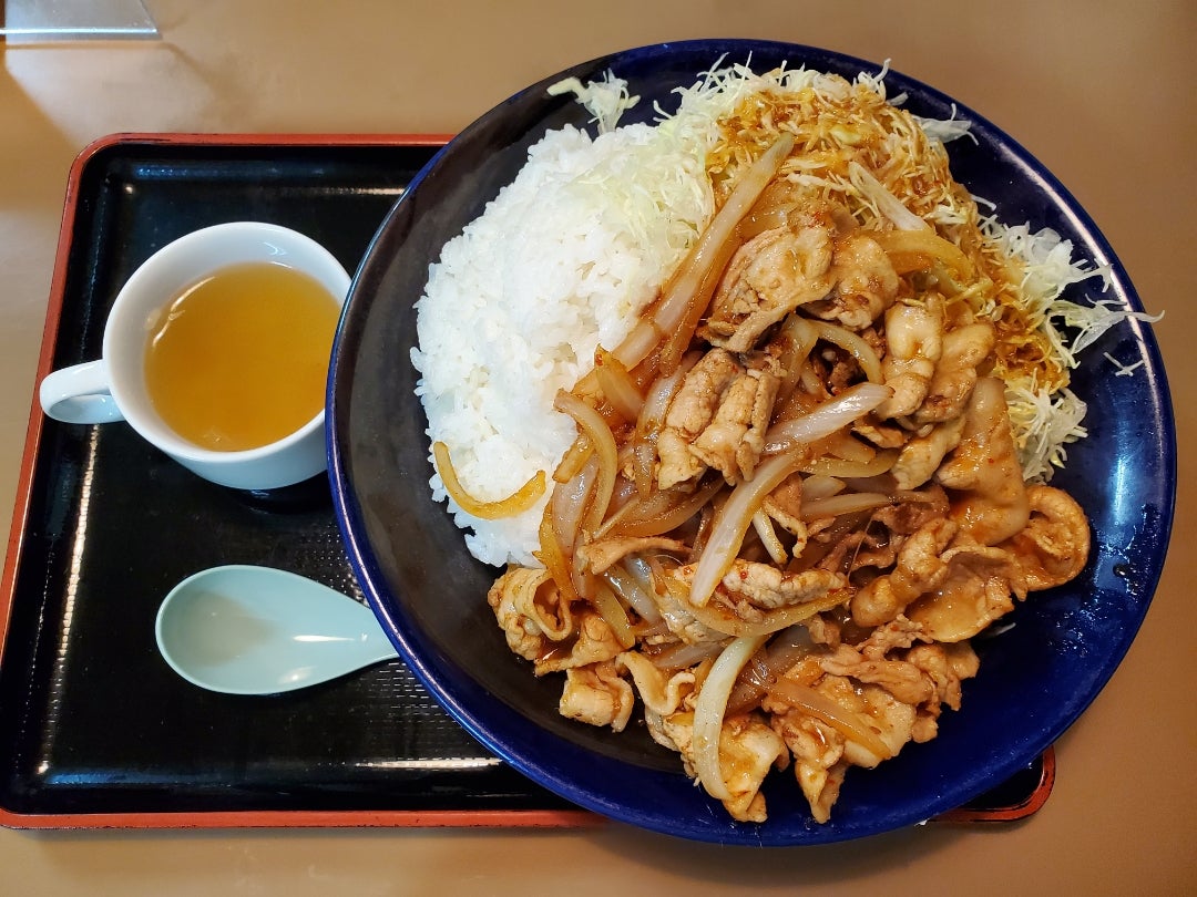 中華料理ぼん天の全貌！デカ盛りの聖地が誇る人気メニューと店舗攻略