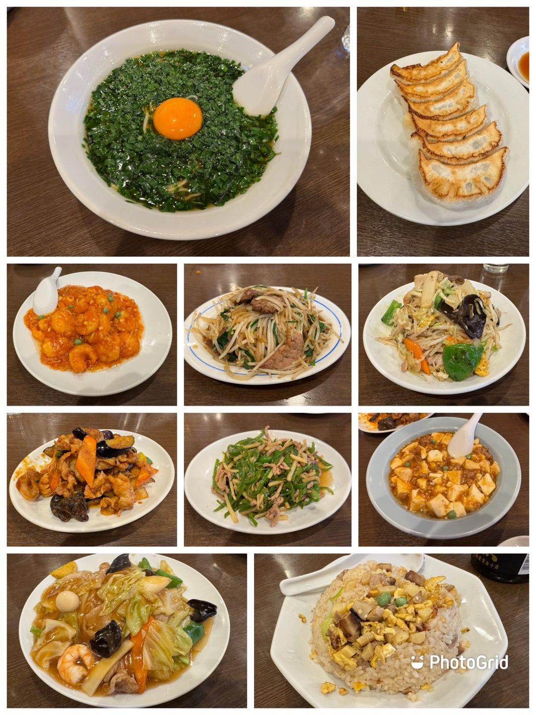 神保町「餃子の店 三幸園」名物餃子とカレー炒飯の魅力と混雑攻略法