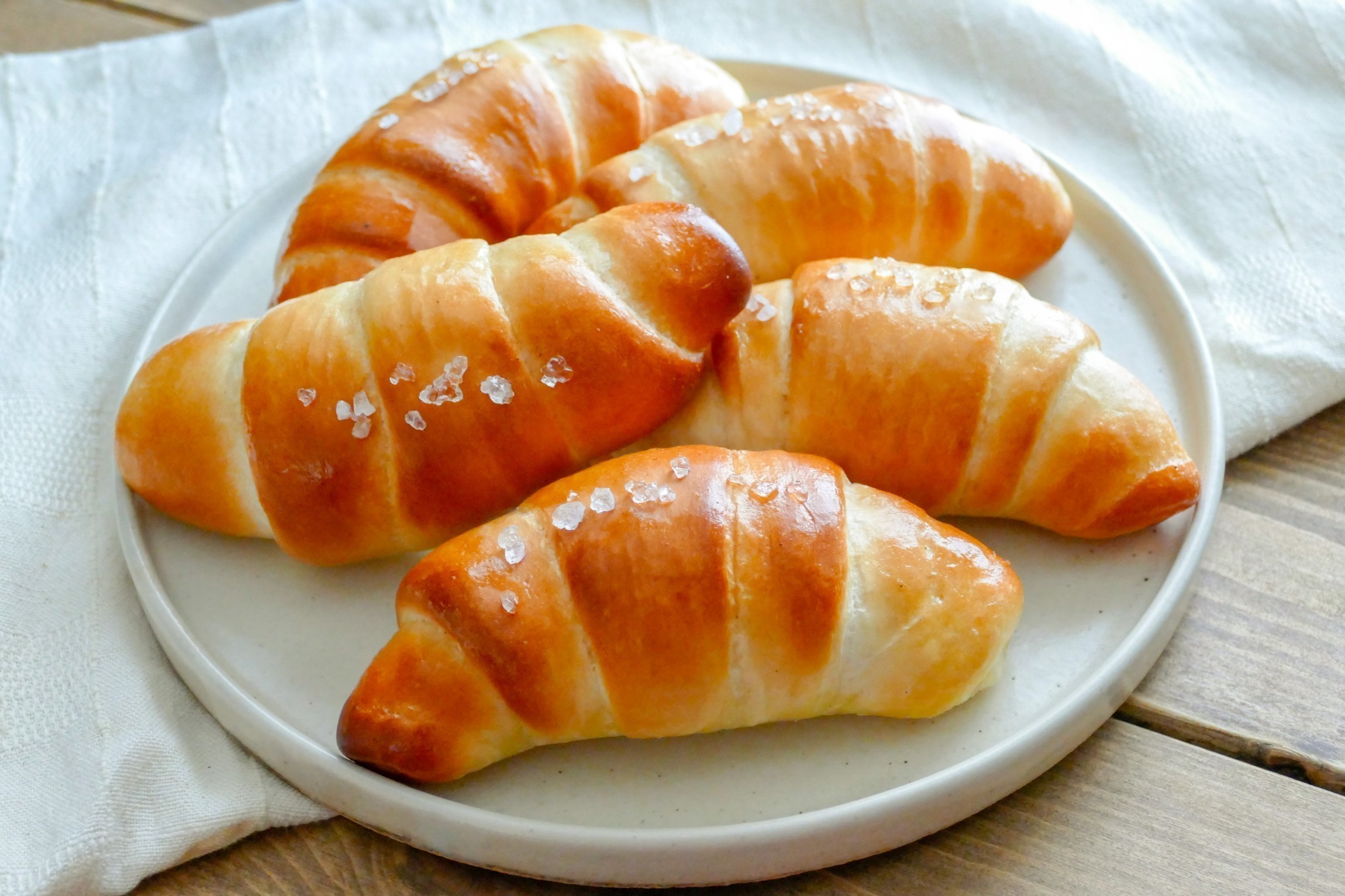 パンケーキとホットケーキの違いとは？甘さ・厚みと歴史の真相を徹底解説