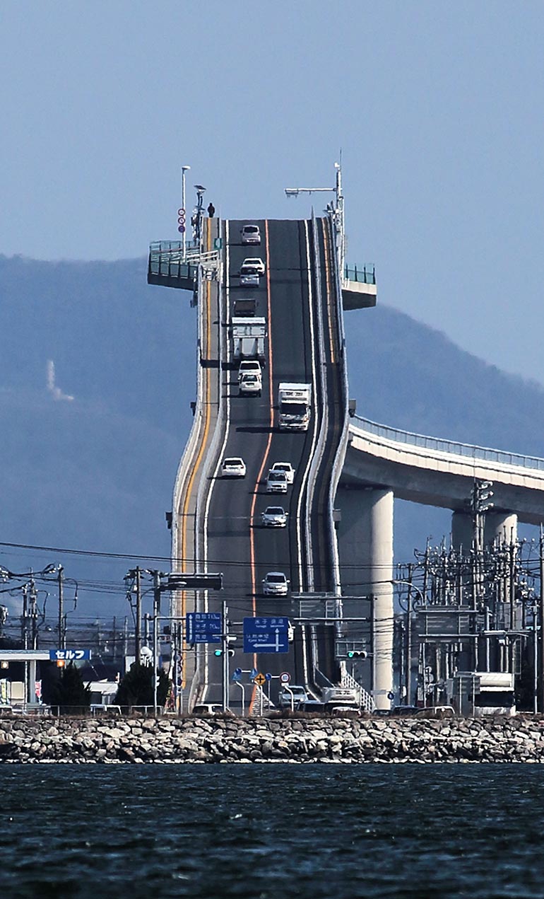 ベタ踏み坂の撮影ポイント解剖｜あの絶壁を望遠で再現する秘訣と真相