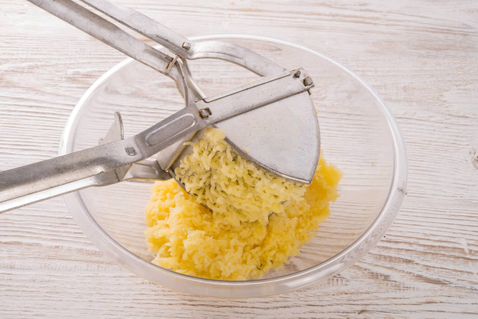 How to Keep Mashed Potatoes from Getting Gummy