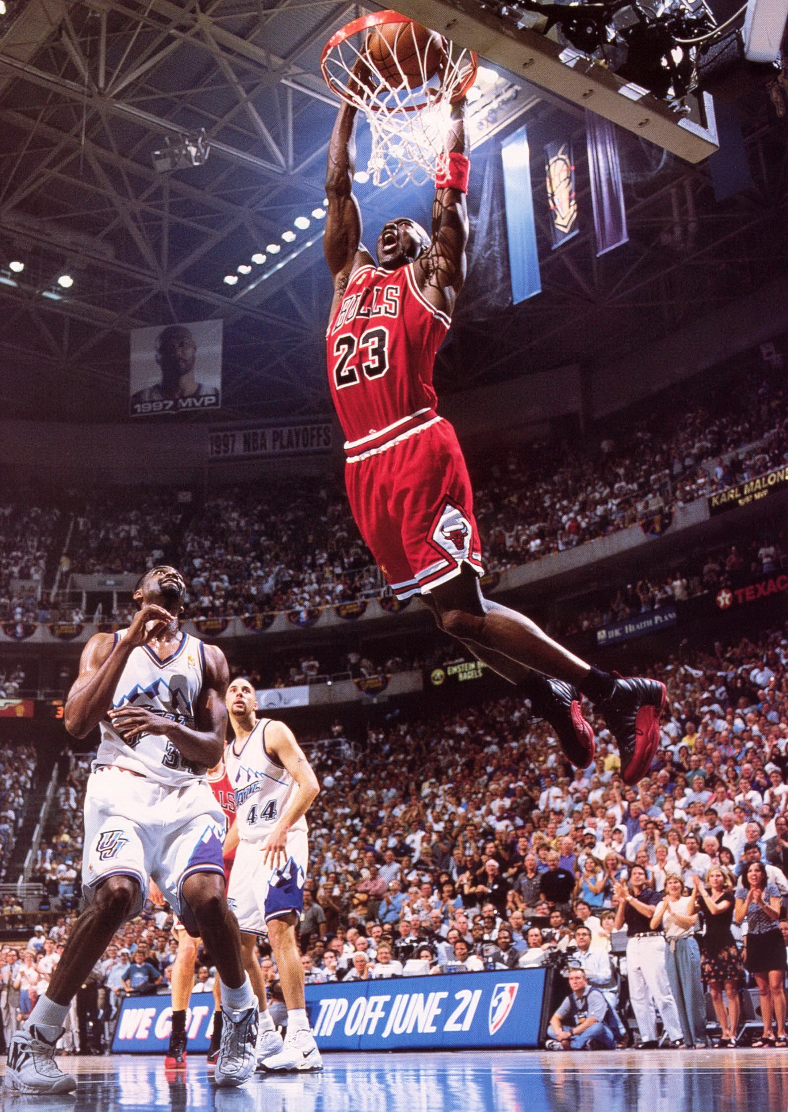 北乃きいが今明かす「女子高生」と「過酷な現場」の真実――ブレイクから20年、あの制服の裏にあった葛藤