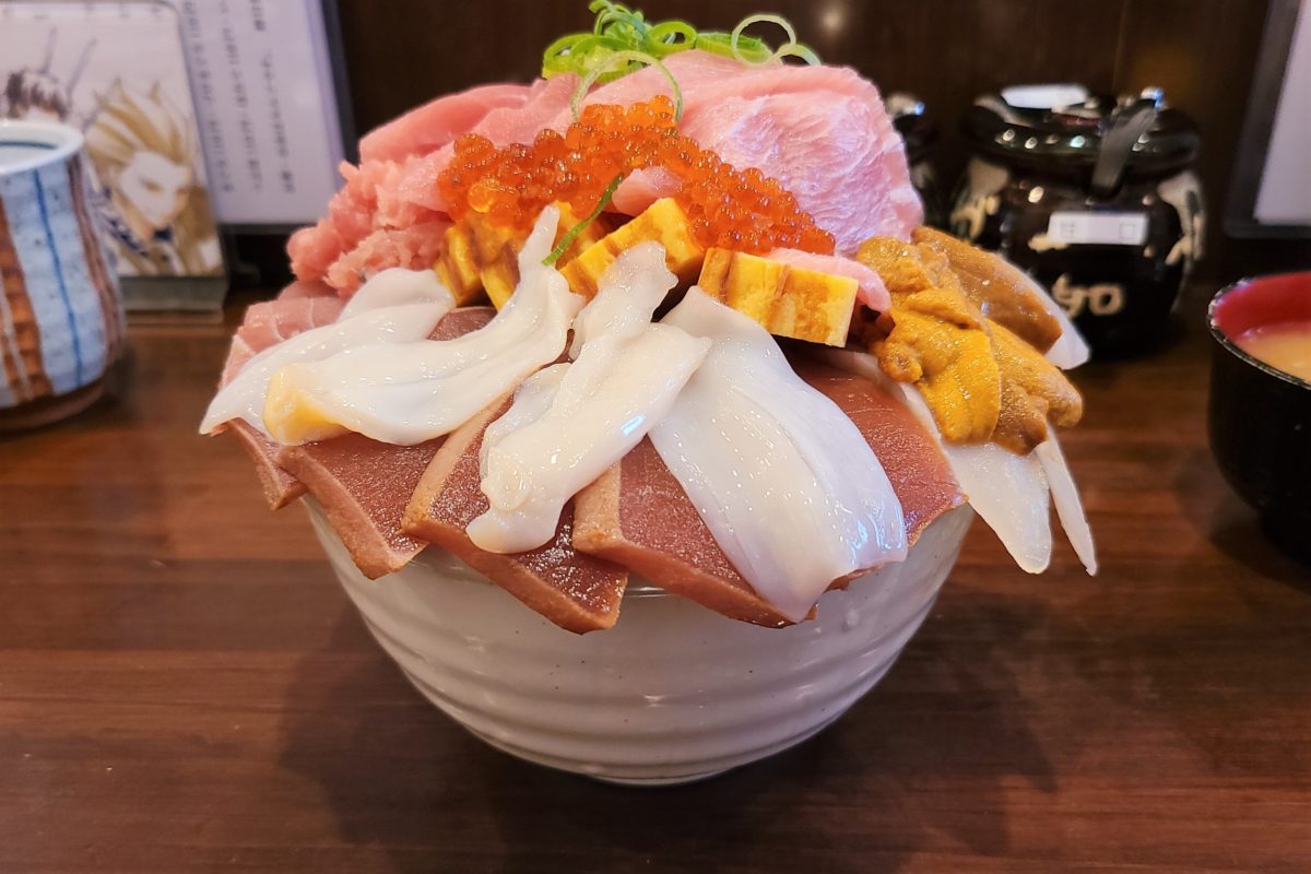 三木市のデカ盛り最前線！超大盛り定食と完食者続出の名店を徹底取材