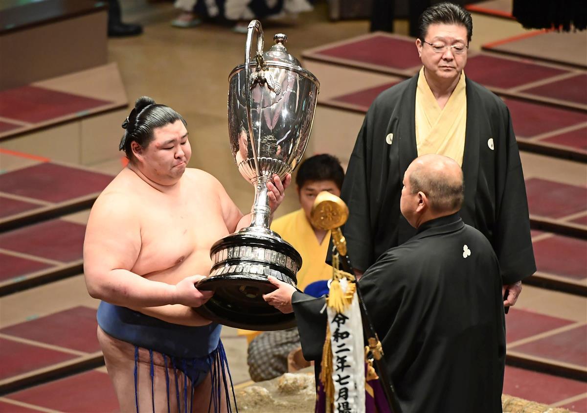 大相撲の優勝賞金と手取りのリアル！知られざる副賞と土俵の金銭事情
