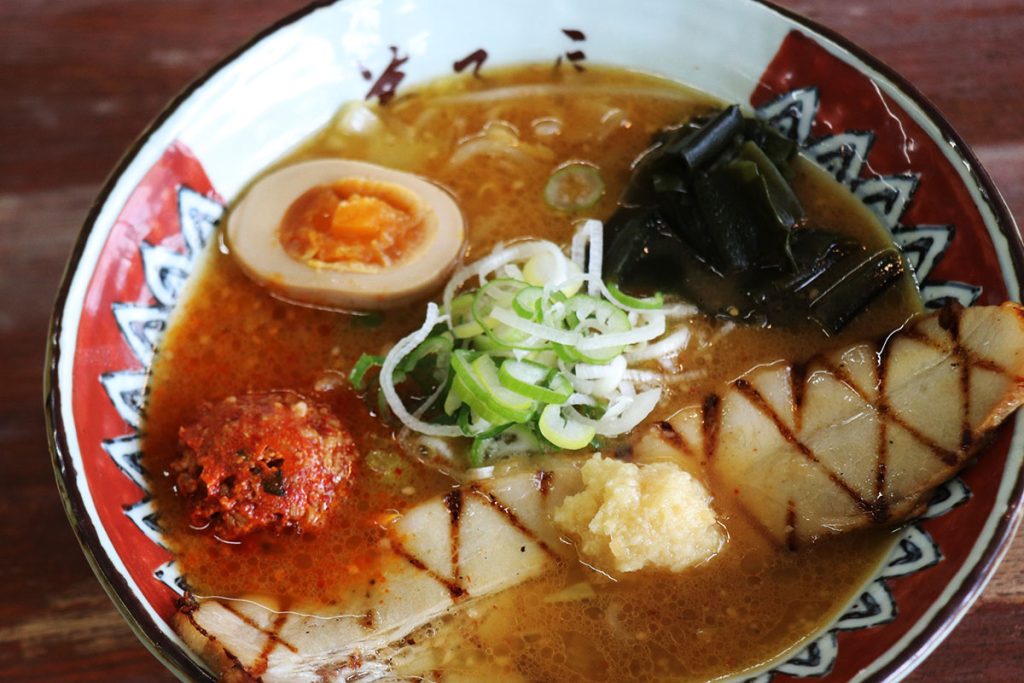 【2026年最新取材】マイナス20度の極寒地が生んだ「奇跡の一杯」！世界中の美食家が目指す北海道・弟子屈ラーメンの真価