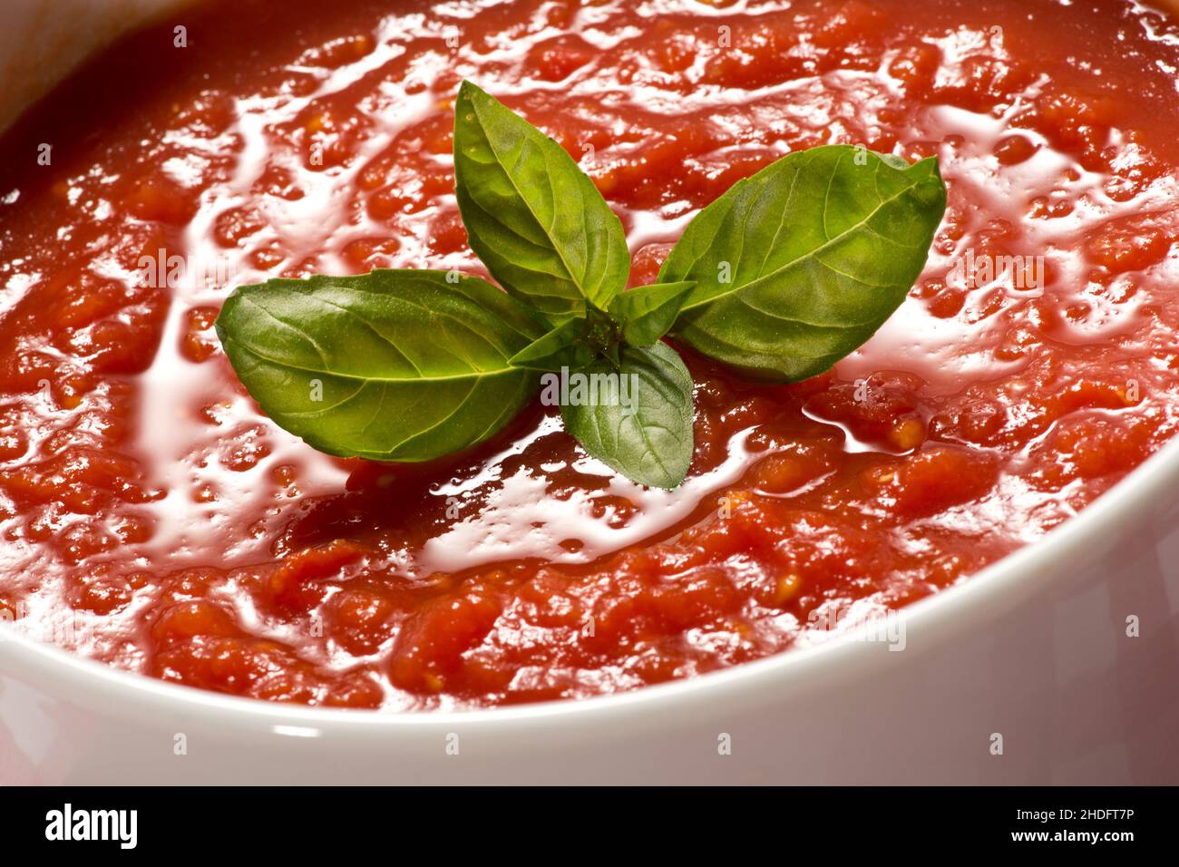 How to Make Tomato Pasta Sauce with Tomato Puree