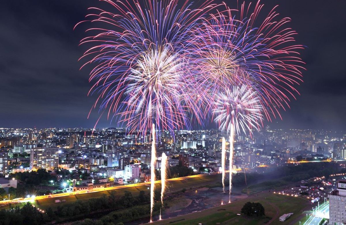2026年豊平川花火大会の最新日程と穴場！屋台や交通規制を徹底解説