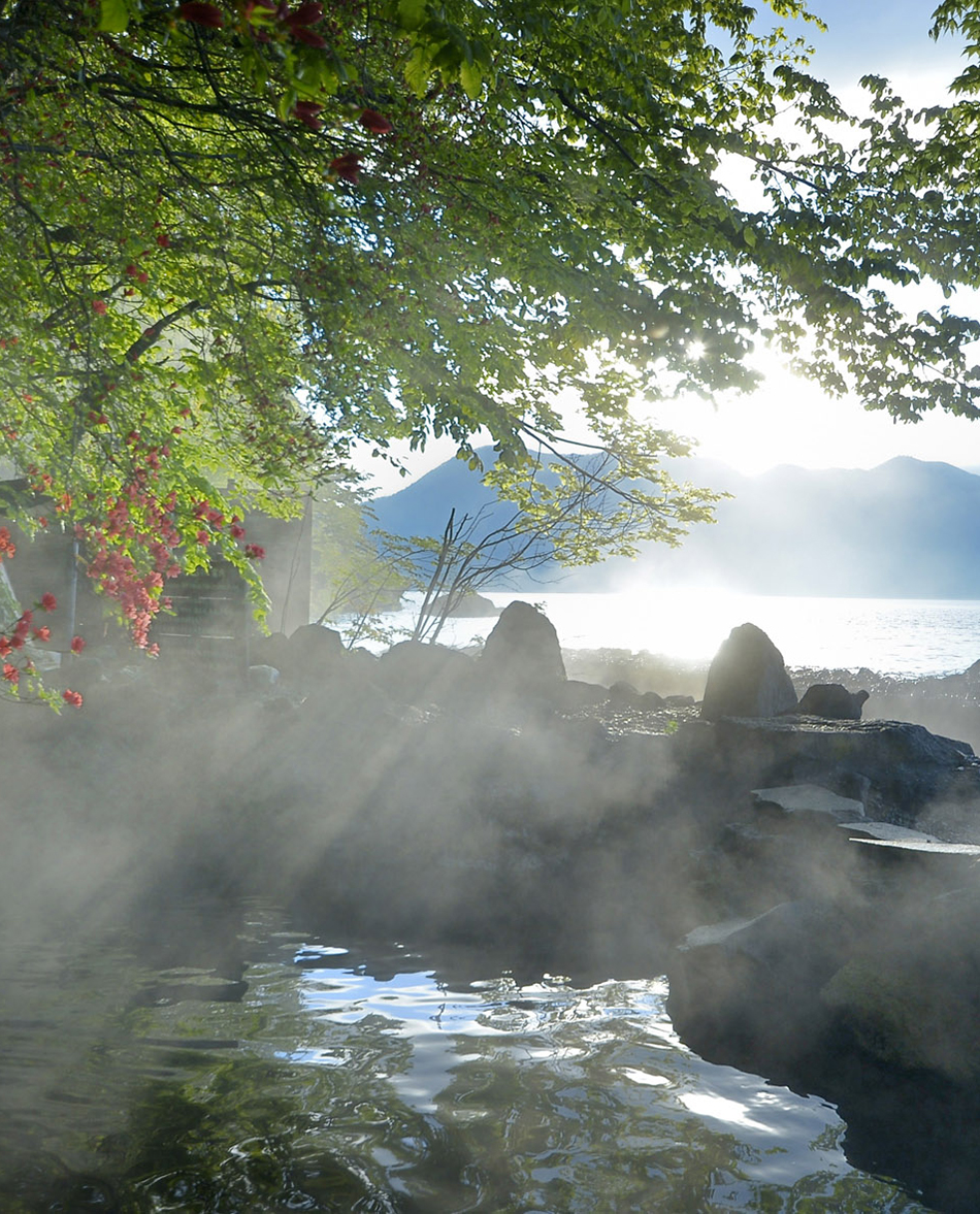 支笏湖の秘湯・丸駒温泉の現在地｜経営再建と天然露天の評判を徹底解剖
