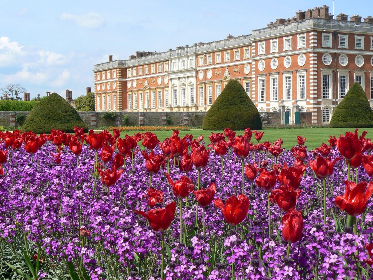 Hampton Court Palace Tulip Festival 2026