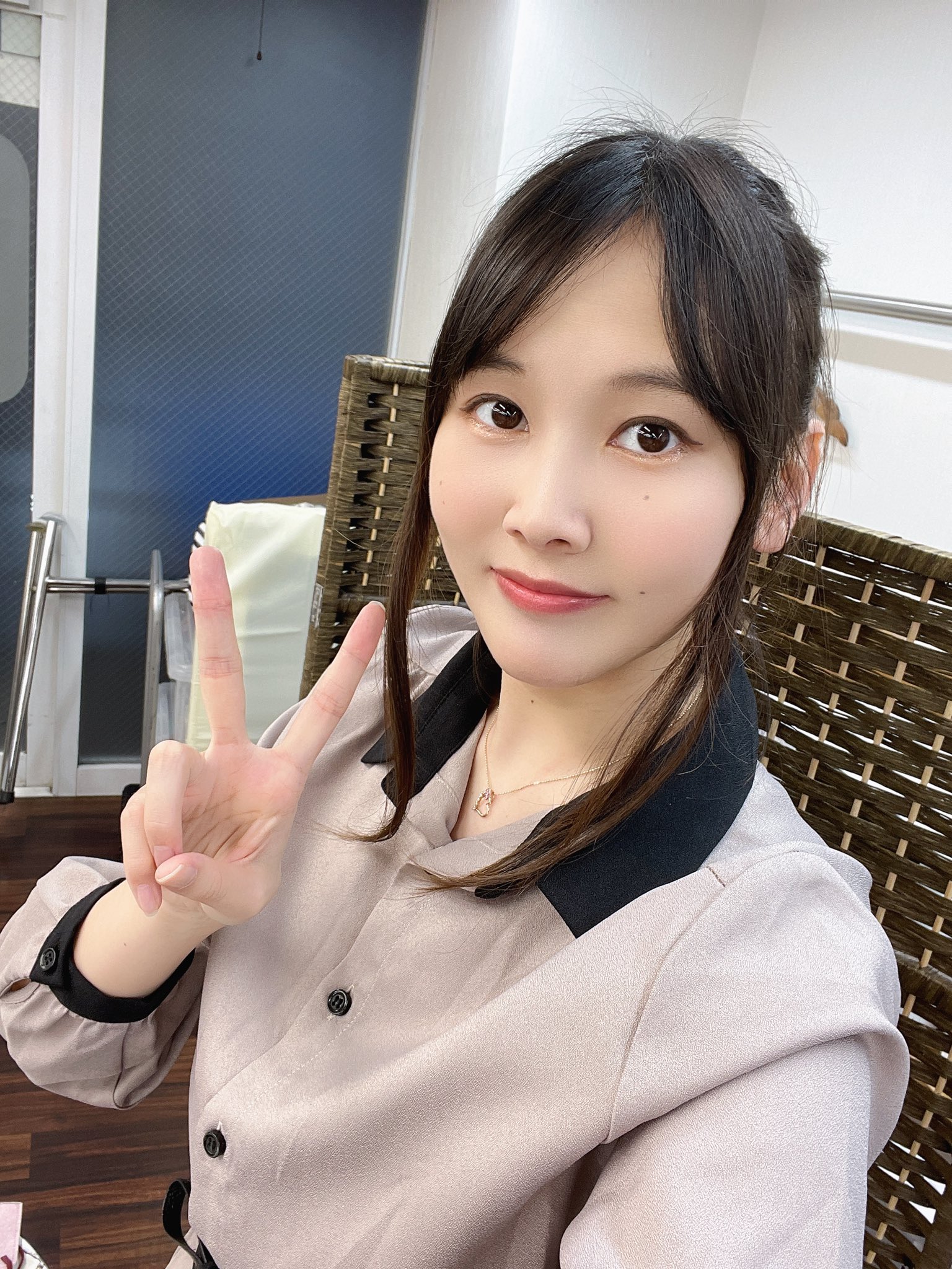 昆虫食美女・荒川真衣の現在と結婚の真相！看護師から転身した驚きの素顔