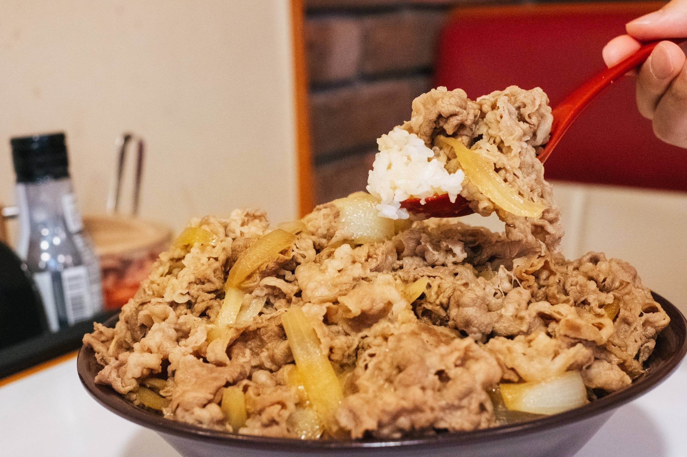 すき家キング牛丼の値段は今いくら？値上げ後の最新価格と攻略法