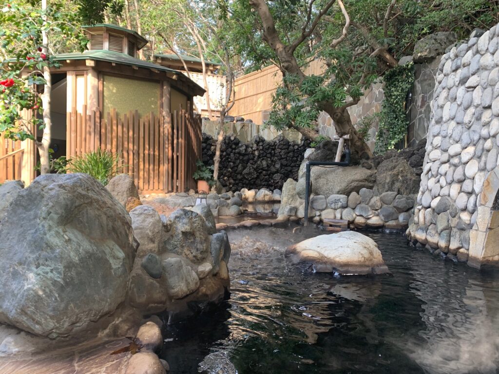 深大寺天然温泉湯守の里の評判は？漆黒の黒湯と混雑回避法を徹底解剖