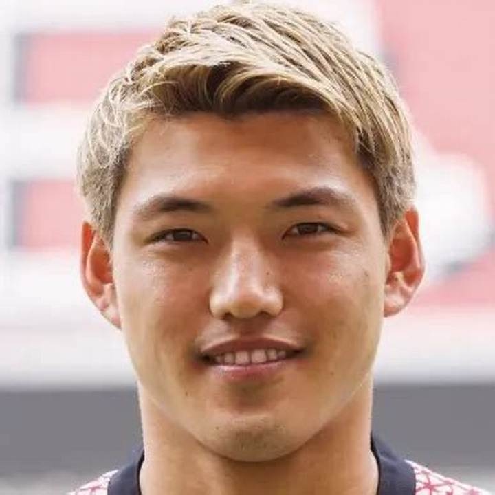 堂安律の年俸はいくら？推定と決まり方を分かりやすく解説