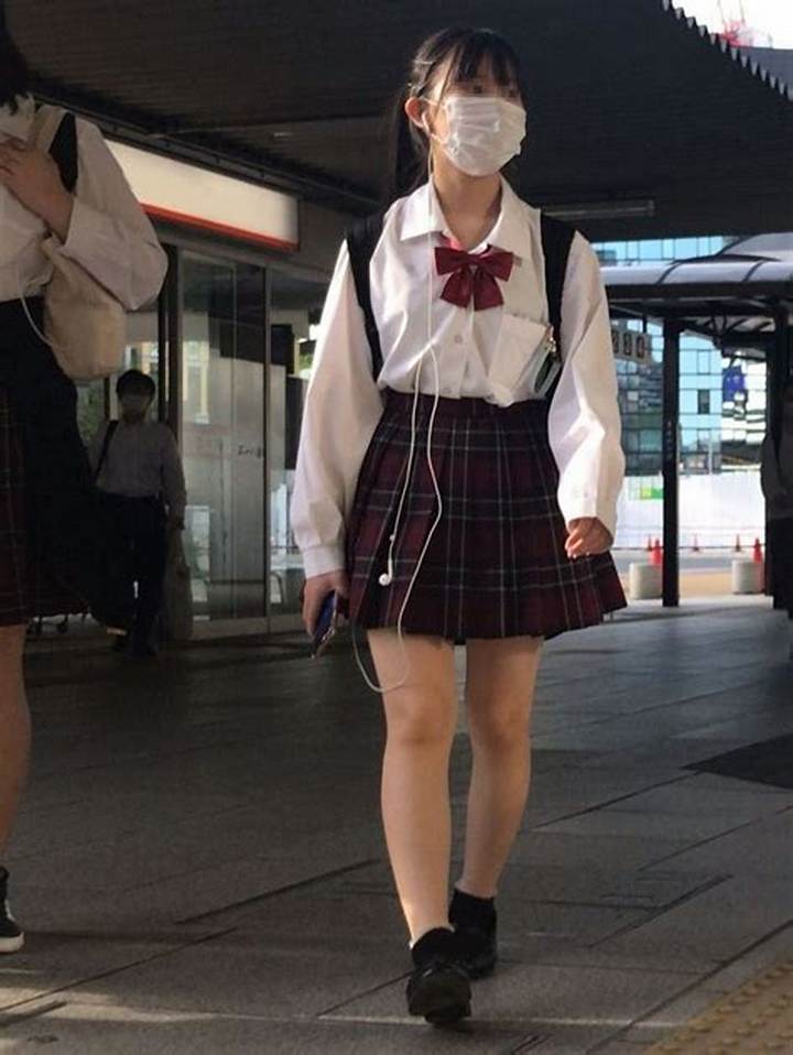 女子高生の胸が大きくなる理由と正しいバストケアの知識
