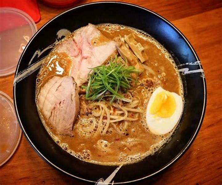 康龍拉麵: 札幌味噌ラーメンの伝説を築いた名店の真実