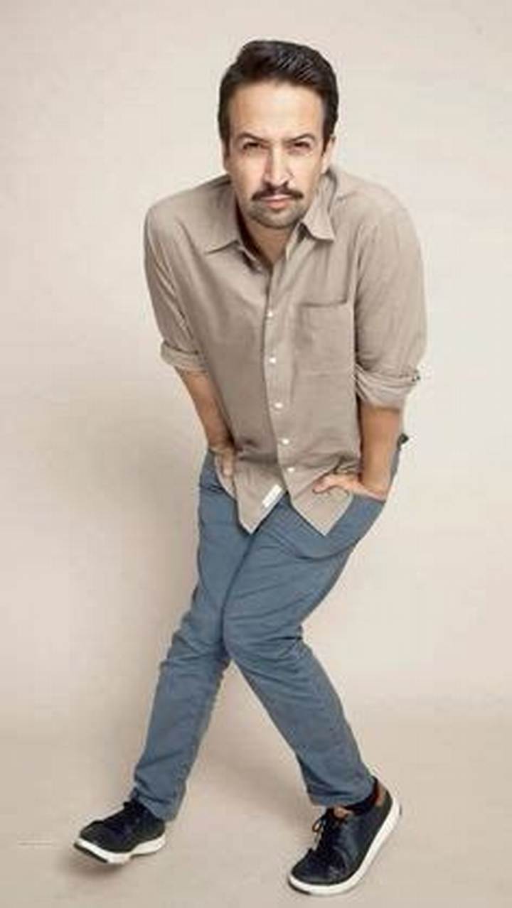 Lin-Manuel Miranda Pose Photos: What People Are Trying to Find