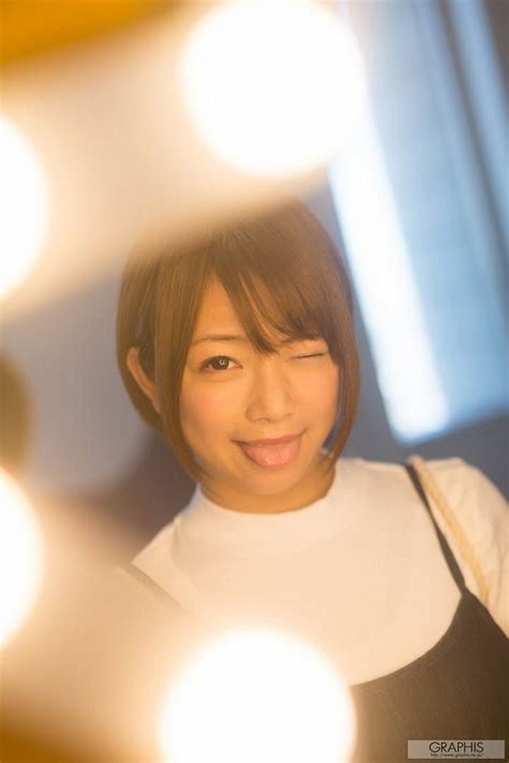 紗倉まな 下着グラビアの魅力を徹底解説 - スタイルブックから写真集まで