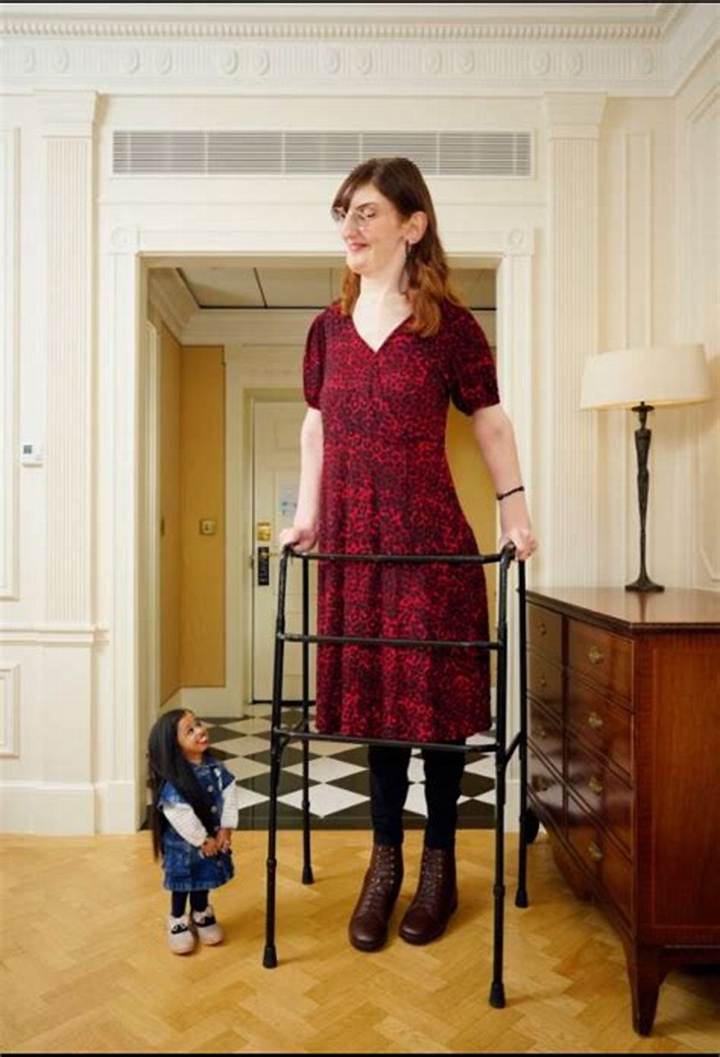 The World’s Tallest Lady: Who Holds the Record and Why It Matters